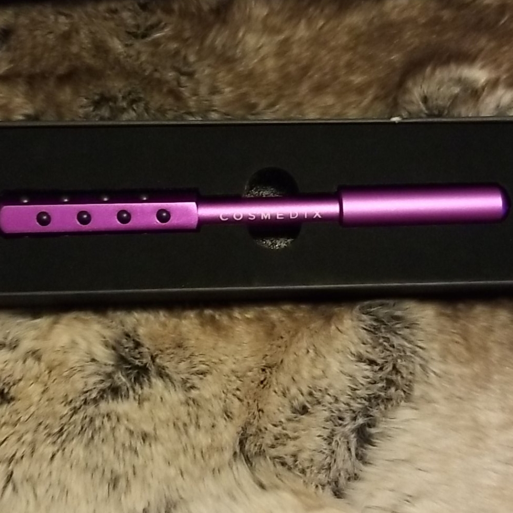 COSMEDIX FACIAL MASSAGE ROLLER - PURPLE